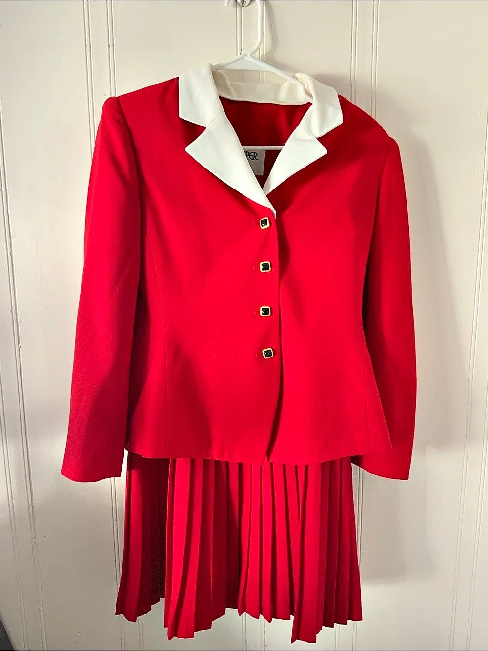 Liz Claiborne Red Pleated Skirt Suit Size 6